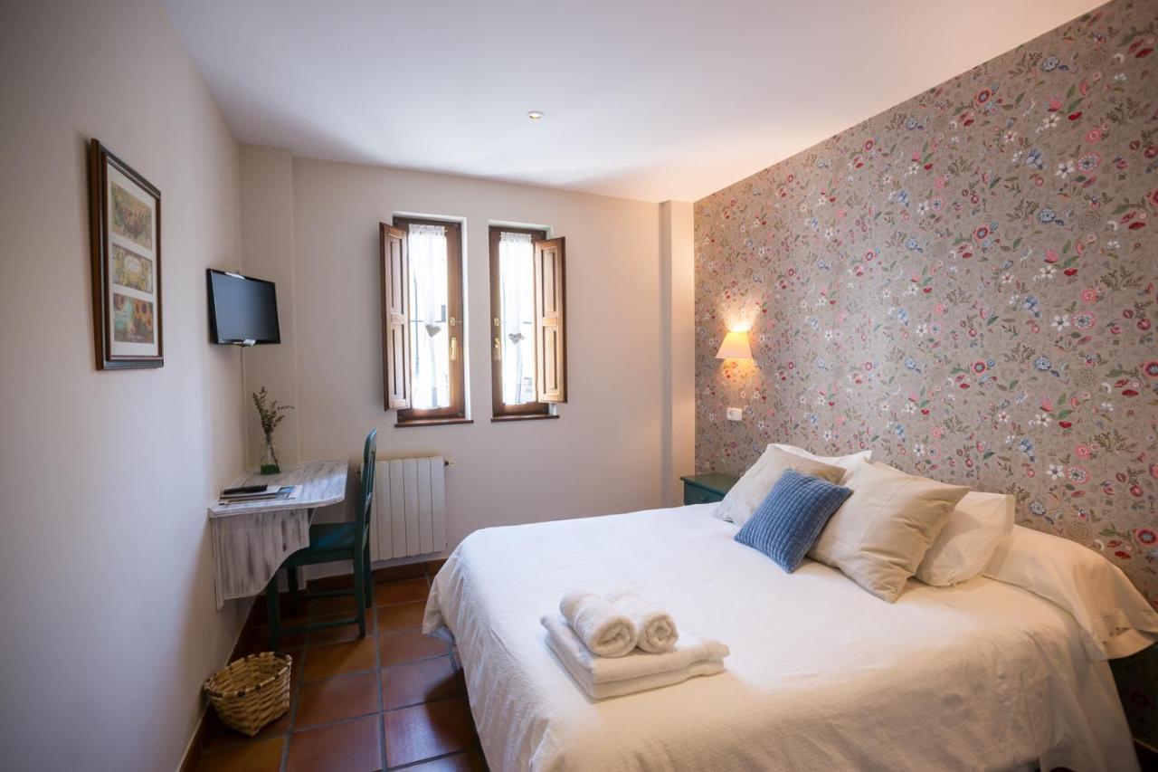 Hotel La Fuentona De Ruente Extérieur photo