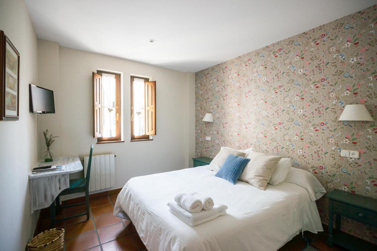Hotel La Fuentona De Ruente Extérieur photo