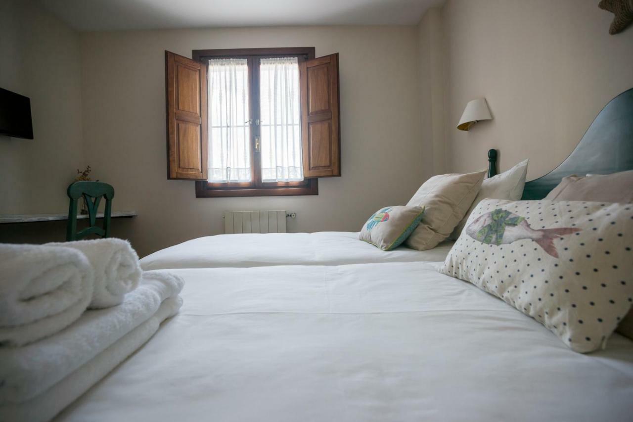 Hotel La Fuentona De Ruente Extérieur photo